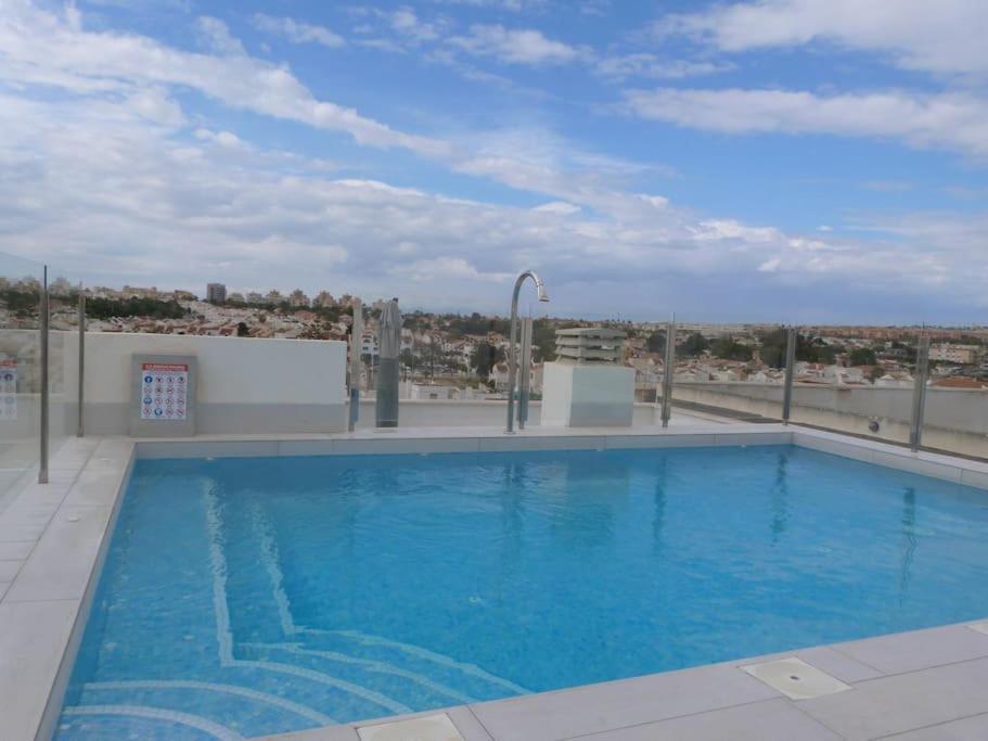Modern Apartment In Torrevjea 200M From The Loccos Beach Torrevieja Esterno foto