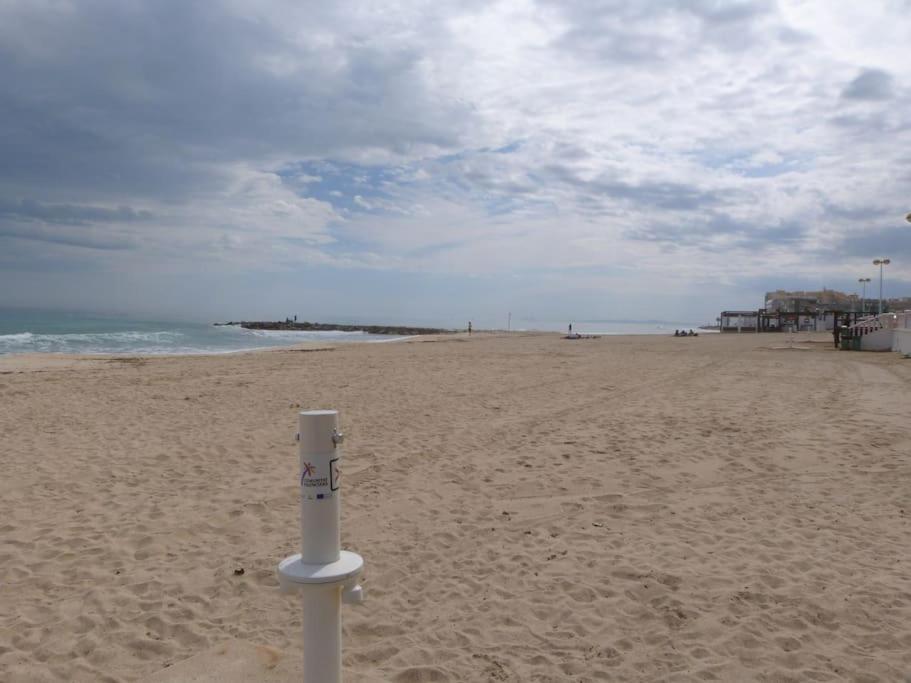 Modern Apartment In Torrevjea 200M From The Loccos Beach Torrevieja Esterno foto