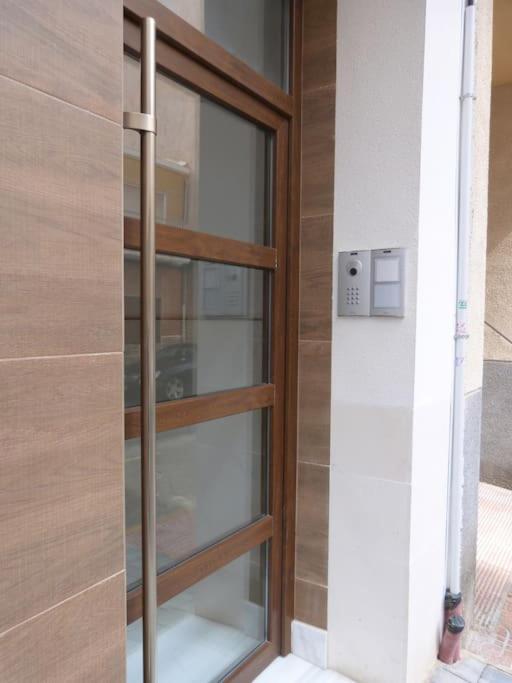 Modern Apartment In Torrevjea 200M From The Loccos Beach Torrevieja Esterno foto