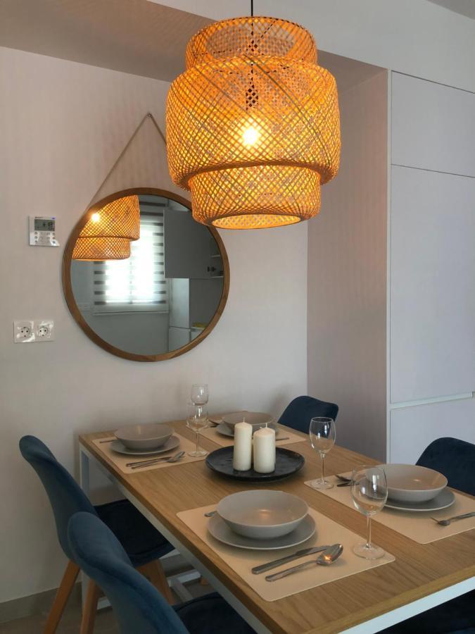 Modern Apartment In Torrevjea 200M From The Loccos Beach Torrevieja Esterno foto